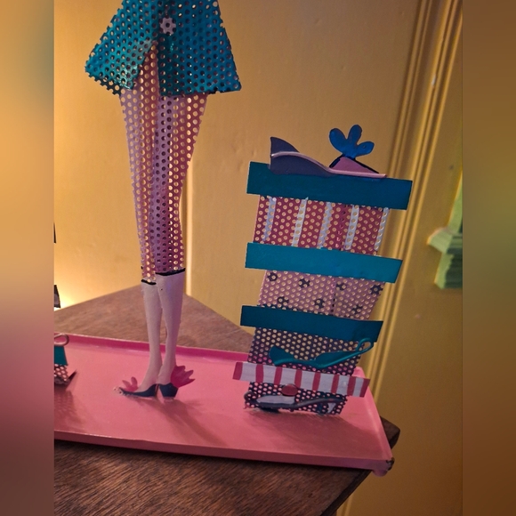 Metal Mesh Jewelry Organizer Glamour Girl Shoe Queen Table Top Stand 14.25"x10" - Picture 4 of 7